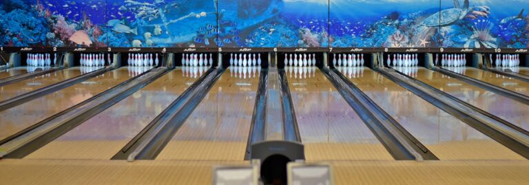 Bird Bowl Bowling Center gallery image Arcades Bowling
